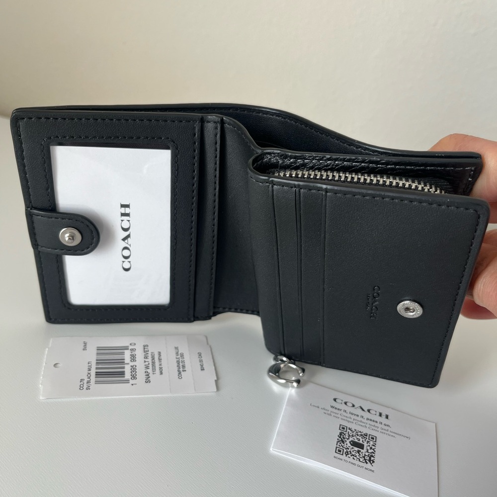 Coach Snap Wallet With Rivets🎈🎈 - Picture 5 of 9